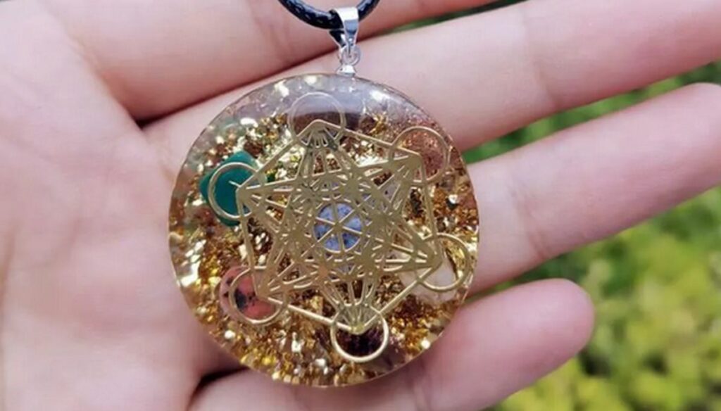 orgonite pendentif bijou spirituel